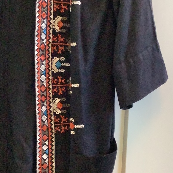 Cute Embroidered Kimono Style Open Top. Black with mixed oranges and pockets - Picture 3 of 8